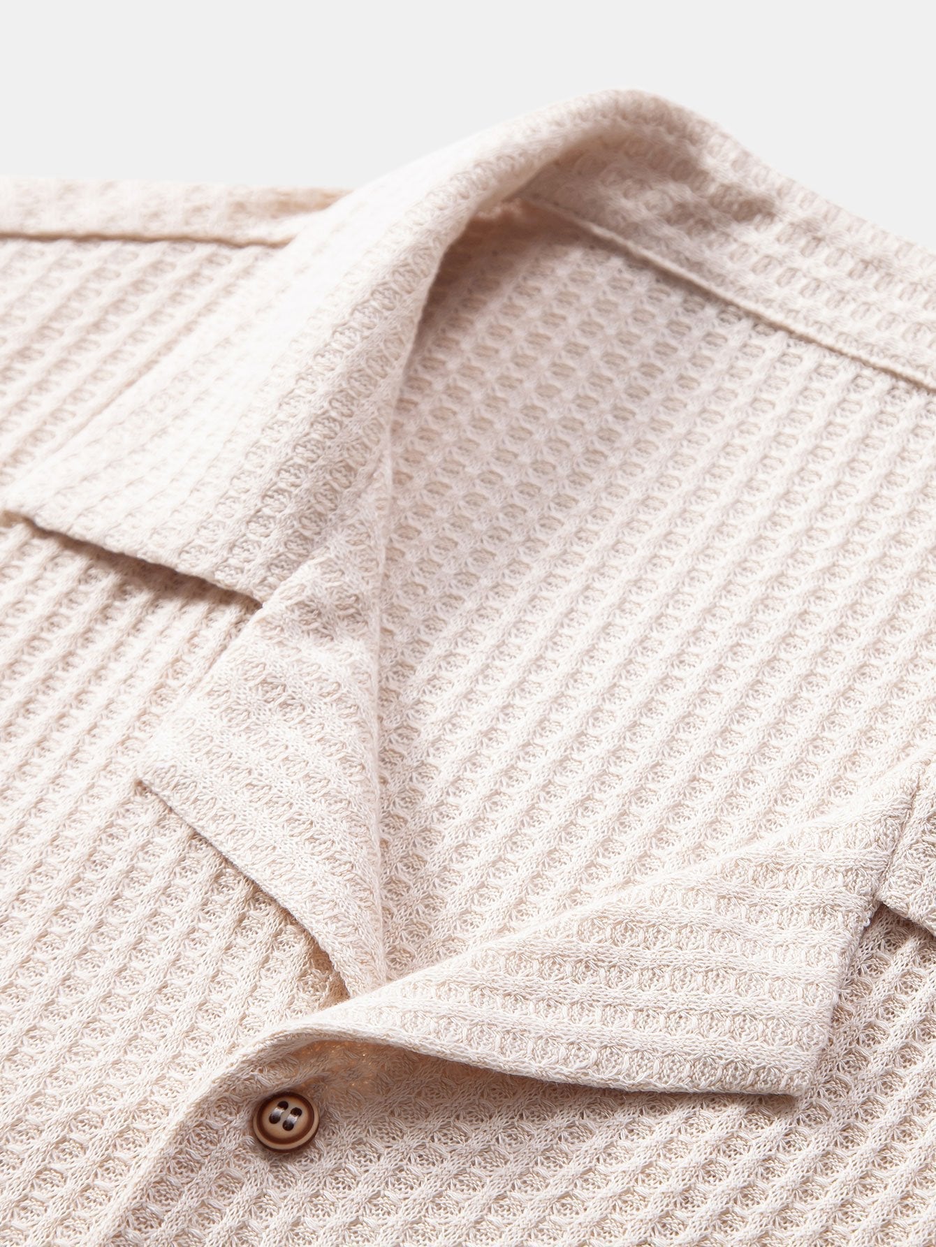 Kurzärmeliges Waffelstrickhemd im kubanischen Stil & gerade geschnittene Leinenhose